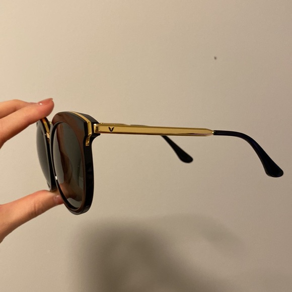 Gentle Monster sunglasses “Lovesome one” - Picture 2 of 3